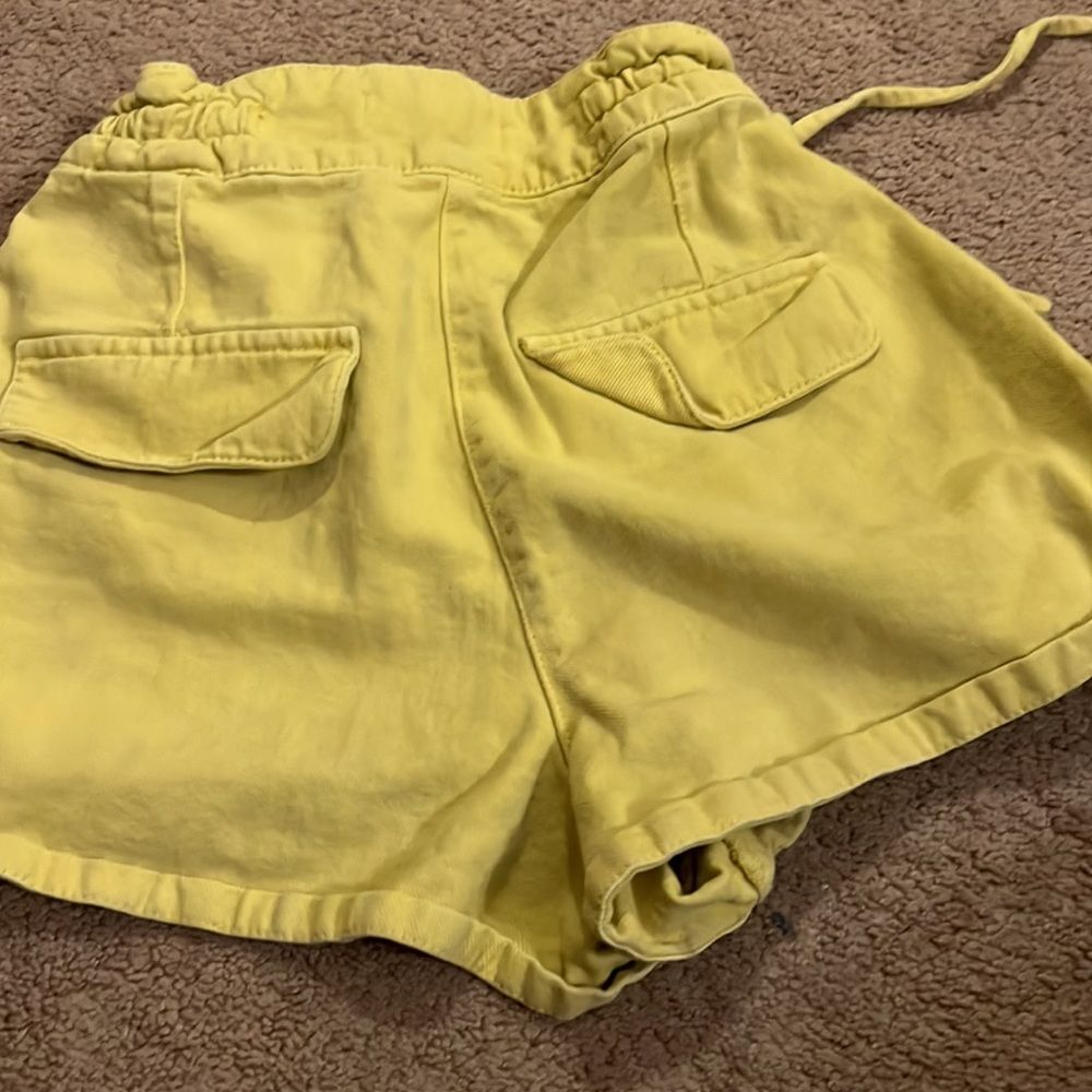 Zara small yellow shorts‎ - Picture 5 of 6